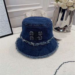 Caps Couple Denim Material Designer Ball cap Summer casquette Vacation Travel Sun Protection Letter Embroidery Water Wash Hole bucket h