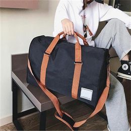 Designer Men Women Travel Bag High Quality Canvas Shoulder Bag Womens Handbag Ladies Weekend Portable Duffel Luggage Bags236I