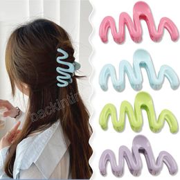 13CM Woman Extra Large Bright Waves Plastic Hair Claw Barrettes Fashion Washing Face Hair Clips Headwear Girl Hair Accessories