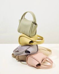 Designer Bao Yuanbao Bag Mini Vegetable Basket Autumn/Winter Collection Designer Handbag Crossbody Bag Mini Phone Bag