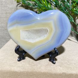 Decorative Objects Figurines Natural Stones Agate Geode Quartz Crystals Heart Healing Palm Mineral Sample Energy Reiki Wicca Home DecorStand 230912