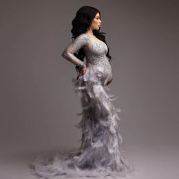 Moderskapsfotograferingsklänning Rhinestone Hög elastiskt tyg sydd Gace Feather kjol Sexig moderskapsklänning för fotografering