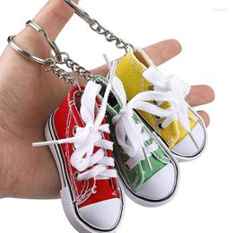 Keychains Funny 3D Canvas Sneaker Tennis Shoe Keychain Cute Mini Sport Shoes Pendant Keyrings Car Simulation Trinket Bag Key Holder