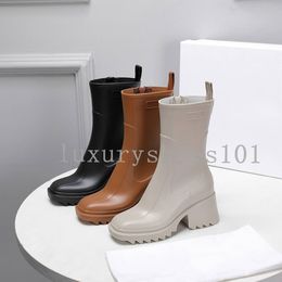 Stivali da donna firmati Betty in PVC Stivali invernali da donna firmati in lana Stivali impermeabili Welly Mezzi Stivali con plateau Scarpe da pioggia da esterno Lusso