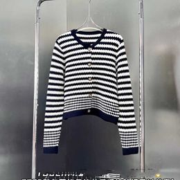 2023 Autumn/Winter Rhombic Stripe Wool Blended Knitted Cardigan Short Coat Black and White Stripes Contrast Colourful and Fashionable to Reduce Age