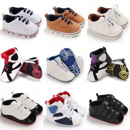 First Walkers Classic Fashion Baby Shoes Casual Boys And Girls Soft Bottom Baptism Sneakers Freshman Comfort Walking 230914