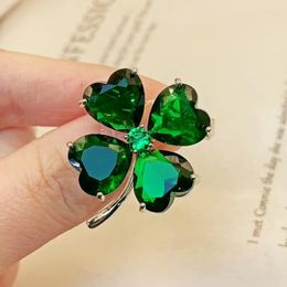 Brooches 2023 Lucky Four-leaf Brooch French Retro Emerald Corsage Fixed Clothes Anti-emptied Pin Buckle For Women Wedding Dress Jewellery