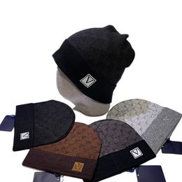 Gestrickte Beanie-Mütze aus Wolle, Designer-Mütze, Winter-Schädelkappen für Mann und Frau, warm, 3 Stile, atmungsaktiv, mit Buchstaben-Plaid-Design