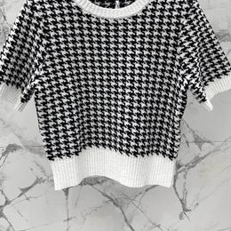 Women's T Shirts Houndstooth Short Sleeved T-shirt Fashion Round Neck Shoulder Button Knitting Wool Top Elegant Chic Fitting Clothes