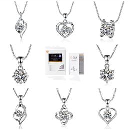 Högkvalitativ klassisk Moissanite Pendant Necklace Fashion Charm Jewelry S925 Sterling Silver Engagement Wedding Diamond Necklace Women Valentine's Day Party Gifts