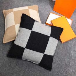 Pillow Case Blankets Cashmere Fleece Knitted Throw Soft Wool Portable Warm Scarf Shawl Ome Car Use H Pillow Cover Decor Y2212268h