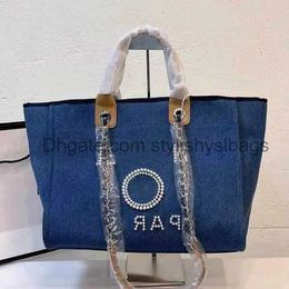 Totes Designer bags Handbags Tote bag Chain Bagss Beach Women Luxury Purse Shoulder Large capacity Shopping bag2