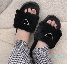 Fashion Warm wool cotton inverted triangle black shoes Indoor Outdoor luxury Womens Slipper pantoufle designers for Autumn Winter