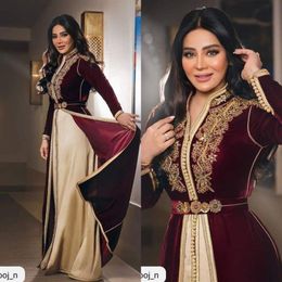 Vintage Burgundy Moroccan Kaftan Evening Dress 2022 V Neck Long Sleeve Gold Lace Arabic Prom Dresses Beaded Formal Party Gowns Ves357i