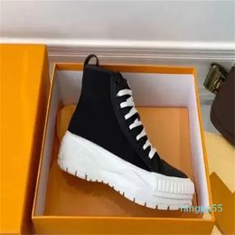 2023-woman boot platform Trainers Thick bottom High top women designer shoes Large size
