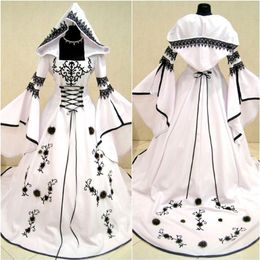 Renaissance Medieval Vintage Black And White Wedding Dresses 2019 Long Sleeve Embroidery Lace Appliqued Lace-up Back Gothic Bridal251S