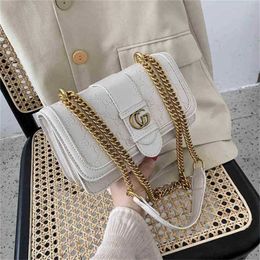 Net red Korean new foreign air pressure flower women's chic chain small square bag Single Shoulder Messenger Bag Code43