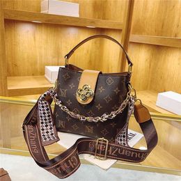 Cheap 80% Off Baobao 2023 New Texture Fashion Crossbody Advanced Foreign Style Women's One Shoulder Bucket Bag Tide code 899