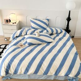 Bedding Sets 2023 Design Comfortable Fabric Solid Colour Quilt Cover Set Double Bed Home Duvet