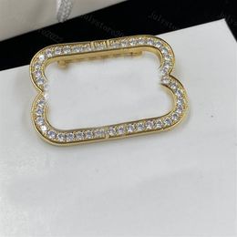 Fashion Designer Brooch Pins Diamond Brand Gold Letter B Brooches Luxury Silver Pin Suit Dress Pins for Lady Specifications Design244E