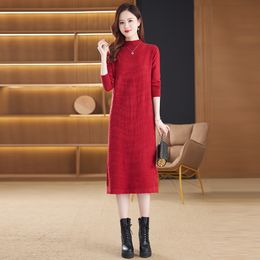 Vintage Jacquard Striped Red Sweater Dress Long Sleeve Autumn Winter Soft Warm Lady Midi Frocks 2023 Women Designer O-Neck Slim Elegant Party Knitted Jumper Dresses