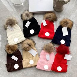 Designer French brand Skull Caps luxury mens women warm fashion gril Beanie hats Detachable fur ball287n