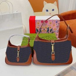 Totes Famous Leather Handbags Designer Shoulder Bags Crossbody Purse Subaxillary Bag Luxury Women Totes75 stylisheendibags