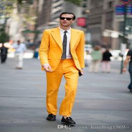 High Quality Two Buttons Yellow Groom Tuxedos Groomsmen Notch Lapel Man Blazer Mens Wedding Suits Jacket Pants Tie D62455