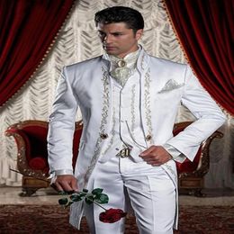 Classic Style White Embroidery Groom Tuxedos Groomsmen Men's Wedding Prom Suits Custom Made Jacket Pants Vest NO179312g