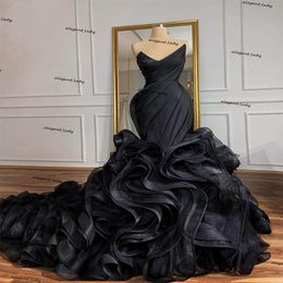 Black Red Mermaid Wedding Dresses Gothic Lace-up Corset Back Cascading Ruffles Train Organza Princess Bridal Gowns242u