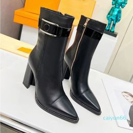 Designer Ankle Boots Martin Boots Textured Horn Buckle Zipper Design Brand Elements Design