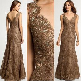 2021 Elegant Mother Off Bride Dresses Mermaid V Neck Brown Lace Appliques Crystal Beaded Formal Wedding Guest Gowns Plus Size Moth279c