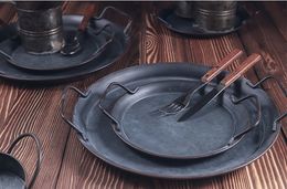 Mats Pads Retro Metal Plate With Handles Handcrafted Round Wrought Vintage Storage Bread Dessert Tray Home Decor 230915