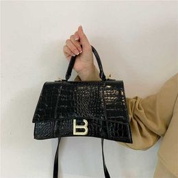 Women's Bag 2023 New Fashion Trend Western Crocodile Pattern Handheld Small Square One Shoulder Crossbody H90