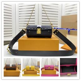 2023 Designer Bags Adjustbale Straps Crossbody Bag With Chain Tote Bag Papillon Trunk Shoulder Handbag Rivet Pillow Fashion Women Travel