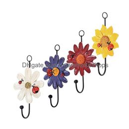 Ganci per accappatoio Metallo vintage Margherita Resina Wall Art Fiore Coniglio Angelo Disegni Decorativi Chiave Cappello Cappotto Asciugamano Appendiabiti in ferro Consegna a domicilio Dh4If