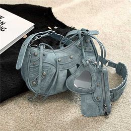 Shoulder Bags French High-end Womens 2023 New Niche Design Single Shoulder Crossbody Popular Internet and Versatile Motorcycle Bag Code 69