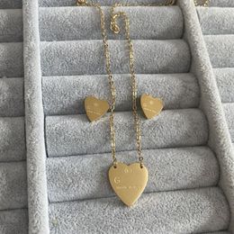 Gold Colour Luxury Brand Heart Pendant Necklaces Earrings G Letter Simple Love Necklace Women Designer Sets Wholesale
