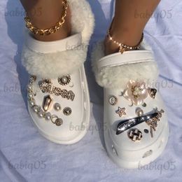 Slippers Women Garden Warm Plush Clogs Ladies Rhinestones Sandals With Fur Plum Queen Pearl Charms Chain Winter Furry Clog Shoes Slippers babiq05