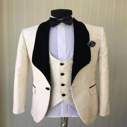 Champagne Jacquard Men Wedding Tuxedos Black Velvet Lapel One Button Groom Tuxedos Popular Men Dinner Darty DressJacket Pants Tie3386