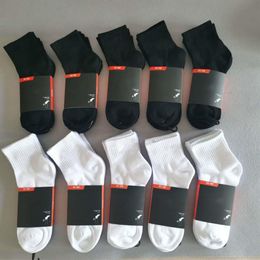 mens socks Women Men High Quality Cotton All-match classic Ankle Letter Breathable black and white mixing Football basketball Spor240s