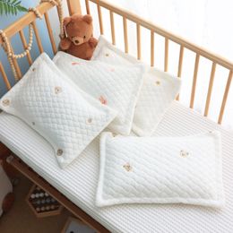 Bathing Tubs Seats Cotton Quilted Infant Baby Pillow with Core Lovely Embroidery Bear Moon Star Checked Kids Soft Toddler Pillows 230915