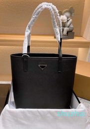 Luxurys women Crossbody Shoulder handbags large capacity Luxury banquet Wallet fashion leisure purse Gifts