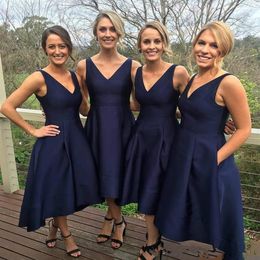 2019 Cheap Navy Blue V Neck Bridesmaid Dresses vintage Tea-Length Formal Prom Evening Gown Eleagnt Maid Of Honour Wdding Guest Dres218T