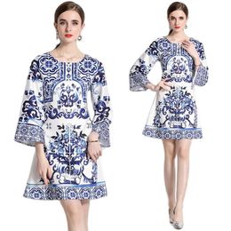 Summer Paisley Floral Mini Vintage Dress Luxury Designer 2023 Women Fashion Print O-Neck Slim Graceful Birthday Flare Sleeve Dress214F