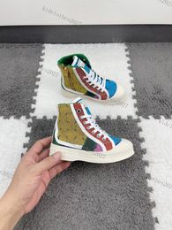 Nya barn sneakers designer pojkar flickor skor barn skolskor avslappnad flexibel skor lyxiga toppmärke stövlar mode färg matchande toppmärke sneakers