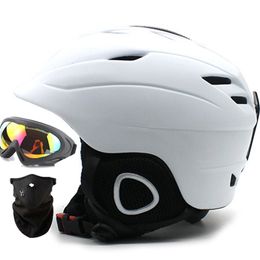 Ski Helmets Brand Warm Plush Man/Woman Ski Helmets Set Goggles/Mask 2 Gift Winter Snow Snowboard Helmet Snowmobile Sledge Moto Sports Safety 230915