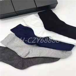 2021 designer mens socks Whole Fashion Women and Men's Underwear High Quality Cotton Sock264O