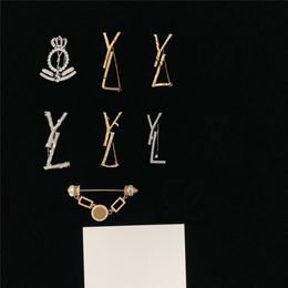 Trendy Women Diamond Brooches Crown Letter Lapel Pins Ladies Crystal Brooch Decoration Jewellery With Gift Box293u
