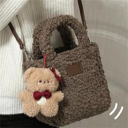 Duffel Bags Korean Women's Luxury Plush Crossbody Bag High Quality Lamb Wool Material Bucket Bear Decorative Shoulder